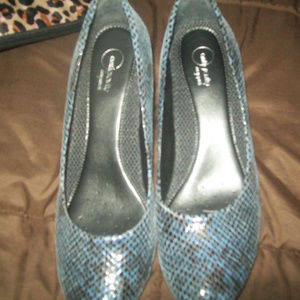 aerology low heels comfort shoes 10m blue snake